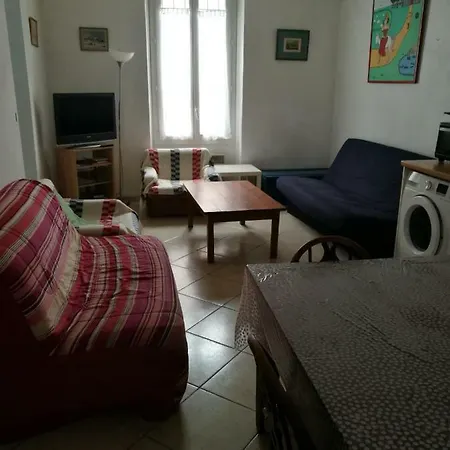 3p Calme à L'arrière D'une Maison Terrasse, 5mn De La Mer à Juan Les Pins Antibes