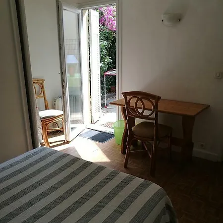 3p Calme à L'arrière D'une Maison Terrasse, 5mn De La Mer à Juan Les Pins Appartamento Antibes